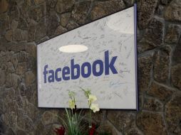 Facebook podría presentar los documentos para salir a bolsa ante la Comisión del Mercado de Valores de EU. AFP  /