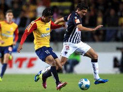 Las acciones fueron muy disputadas en todo momento en el partido que abrió la Jornada 4 del Clausura 2012. MEXSPORT  /