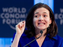 Sheryl Sandberg, director de operaciones de Facebook, durante una sesión plenaria en el Foro Económico Mundial. AP  /