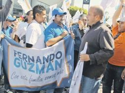 El aspirante de la izquierda a la gubernatura, Enrique Alfaro, coincidió con los panistas en La Minerva.  /