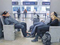 Los clientes de Spanair  son acogidos en salones especiales. REUTERS  /