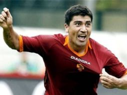 David Pizarro viajará de Roma a Milán y de ahí a Manchester donde se prevé que haga las pruebas médicas y firma del contrato. ESPECIAL  /