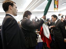 El equipo de Beisbol Yaquis de Ciudad Obregón, tomó protesta ante Bernardo de la Garza, antes de partir a la Serie del Caribe. NOTIMEX  /