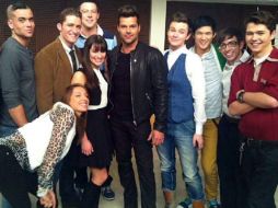 El intérprete dará vida al profesor David Martínez, quien llega al instituto William McKinley para dar clases de español. ESPECIAL  /