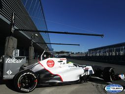 El tapatió opina que el coche se siente más estable en frenadas y con mejor tracción. Imagen de escuderiatelmex.com. ESPECIAL  /