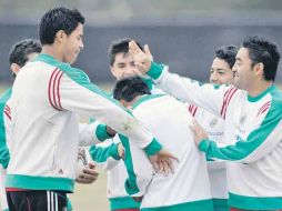 Marco Fabián (der.), de Chivas, fue llamado nuevamente al Tri preolímpico de cara a Londres 2012. MEXSPORT  /