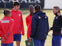 Con Toño en la portería, jugarán en defensa Álvaro y Cisma en los laterales. EFE  /