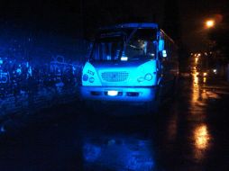 Imagen del transporte público donde fue asesinada una de las víctimas.  /