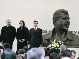 Manlio Fabio Beltrones y Enrique Peña Nieto montaron una guardia de honor en el aniversario 62o. de Luis Donaldo Colosio. NTX  /