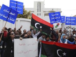 Libios se manifiestan contra el gobierno de Níger frente a la embajada de este país en Trípoli, tras las declaraciones de Saadi. EFE  /