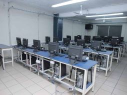 El nuevo software del laboratorio incluye programas de administración y facturación electrónica. ESPECIAL  /