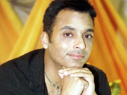 El cantautor cubanoestadounidense Jon Secada se declara muy apegado a su familia. ARCHIVO  /