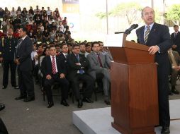 El millón de becas a jóvenes anunciado por Calderón permite alcanzar la suma total de ocho millones. ESPECIAL  /
