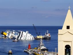 a estabilidad del crucero Costa Concordia, que encalló el 13 de enero en aguas de la isla de Giglio, corre peligro. REUTERS  /