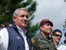 El ministro de la Defensa  de Guatemala, Ulises Anzueto (D) afirmó el requerimiento para apoyo aéreo por parte de EU.  /