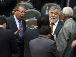 Diputados de las tres principales fuerzas políticas analizando la aplicación de la ley de extinción de dominio. NTX  /