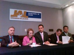 Autoridades de la Secretaría de Salud Jalisco y la asociación 'Tómatelo a pecho' inauguraron el curso de detección de cáncer de mama.  /