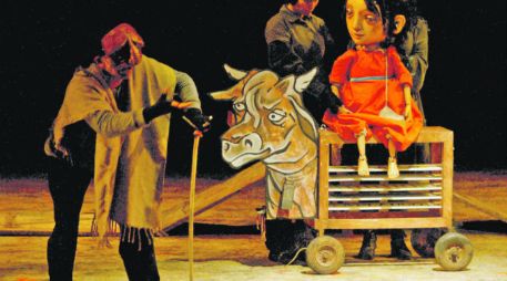 Escena de la obra Martina y los hombres pájaro que se presenta en el Teatro Guadalajara del IMSS.  /