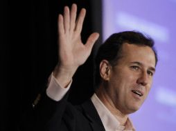 Rick Santorum ha replicado calificando a Romney de 'adherente a Ocupemos Wall Street'.  AP  /