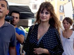 Cruz interpreta a una madre soltera que acompaña a su hijo adolescente a Sarajevo, la ciudad natal de su padre. AP  /