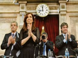 Cristina Fernández y el vicepresidente Amado Boudou (derecha), tras la inauguración de las sesiones ordinarias del periodo 2012. EFE  /