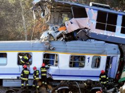 Tras el choque, 57 pasajeros permanecen hospitalizados, tres de ellos en estado muy grave. AP  /