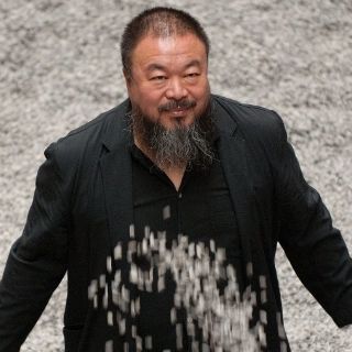 Tate de Londres compra las pipas de porcelana del artista chino Ai Weiwei