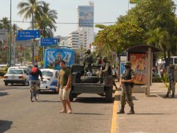 La inseguridad en las calles de Acapulco ya ha ocasionado que el Ejército instale retenes en el pasado. ARCHIVO  /