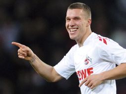 Lucas Podolski seguira su carrera en el futbol inglés. EFE  /