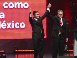 El líder nacional del PRI (der) junto al candidato a la Presidencia por ese partido (izq). REUTERS  /