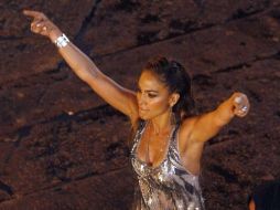 Foto de Jannifer López con uno de los atuendos que utiliza en la grabación. EFE  /