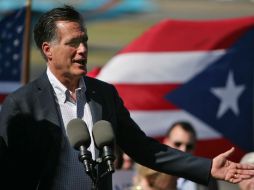 El precandidato republicano figura como favorito frente a su rival Rick Santorum.  /