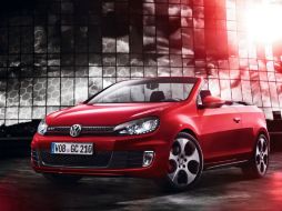 Mantiene el estilo deportivo de su hermano con toldo rígido.  /