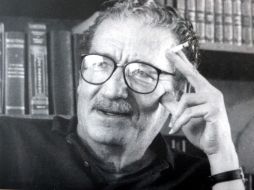 A los 23 años, publicó ''Horal'', su primer libro que incluye el famoso poema ''Los amorosos''. ARCHIVO  /