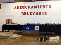 También quedó a resguardo de las autoridades armas de diversos calibres, droga y dos vehículo.  /