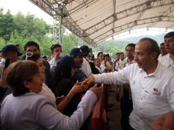 El Presidente Felipe Calderón durante su gira de hoy, que comenzó en Veracruz. NTX  /