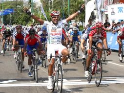 El pedalista participará en la Vuelta Ciclista México 2012 'en estos eventos se ve el verdadero nivel', dice Rangel. ESPECIAL  /