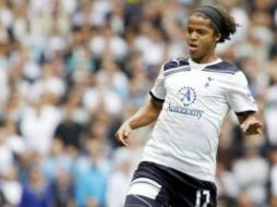 Dos Santos entró al minuto 73 por Louis Saha. ESPECIAL  /