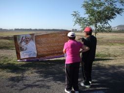 Los sitios que los organizadores destinaron para campamentos de fieles, aún lucen vacíos. AP  /