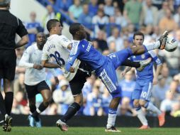 El juego de la Liga inglesa se disputó en el estadio Stamford Bridge en Londres. EFE  /