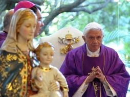 Durante la mañana, el papa ofició una misa privada en el Colegio Miraflores. AP  /