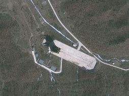 Imagen de satélite tomada y proporcionada por GeoEye de una plataforma de lanzamiento de satélite en Tongchang-ri. AP  /