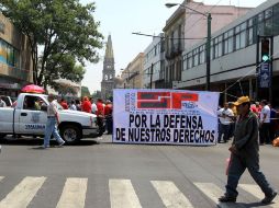 El bloqueo de vialidades desde esta mañana causó un caos en el Centro Histórico de la ciudad.  /