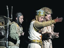 La primera función de Spamalot en el Diana contó con la presencia de un público masivo que celebró cada una de las bromas del elenco.  /