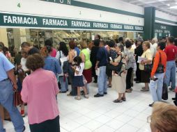 Los tres ladrones amagaron al personal que ahí se encontraba laborando. ARCHIVO  /