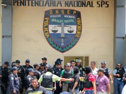 Versiones no confirmadas indican que podría haber otros siete muertos en el penal. EFE  /