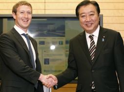 Zuckerberg explicó a Noda las pruebas que realizó Facebook en Japón de su llamado ''Tablón de Desastres''. EFE  /