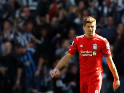 El capitán de Liverpool, Steven Gerrard, se lamenta tras uno de los goles del Newcastle. AP  /