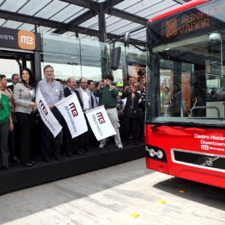 Ebrard inaugura nueva línea del Metrobús