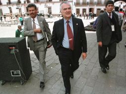 Miguel de la Madrid con el entonces director del FCE, en el primer congreso de La Lengua Española, en Zacatecas. ARCHIVO  /